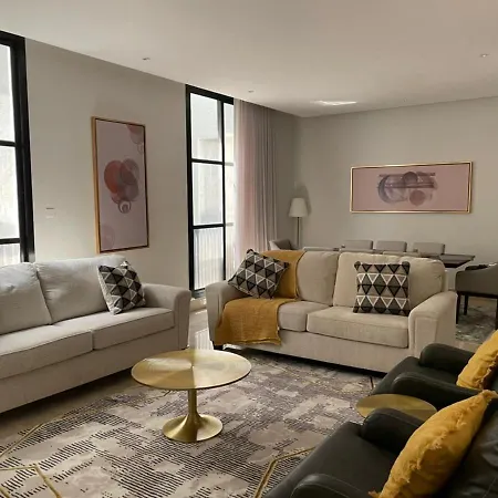 Luxurious Three-Bedroom Apartment: North Riyadh Retreat Exterior photo