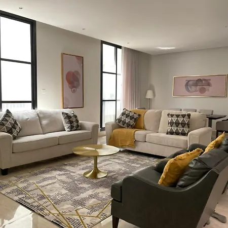 Luxurious Three-Bedroom Apartment: North Riyadh Retreat Exterior photo