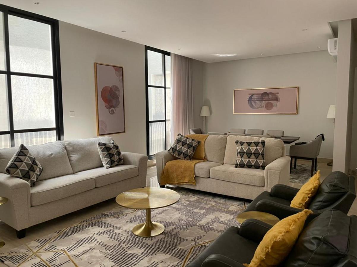Apartment Luxurious Three-bedroom Apartment: North Retreat *