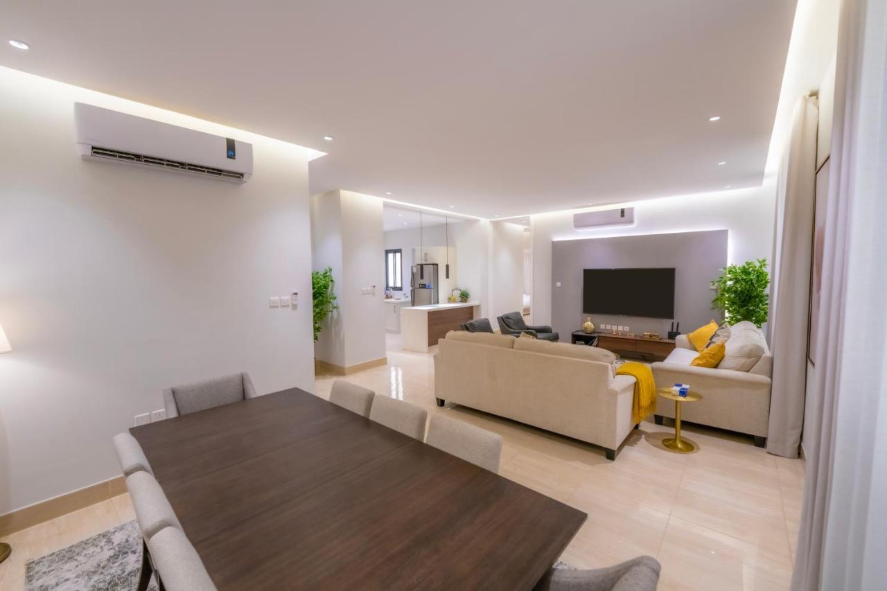 Luxurious Three Bedroom North Of فخمة مكونة من ثلاث غرف نوم شمال Appartement *