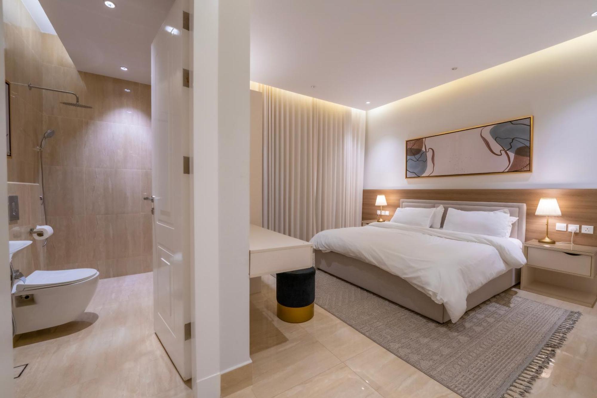 Luxurious Three Bedroom North Of فخمة مكونة من ثلاث غرف نوم شمال